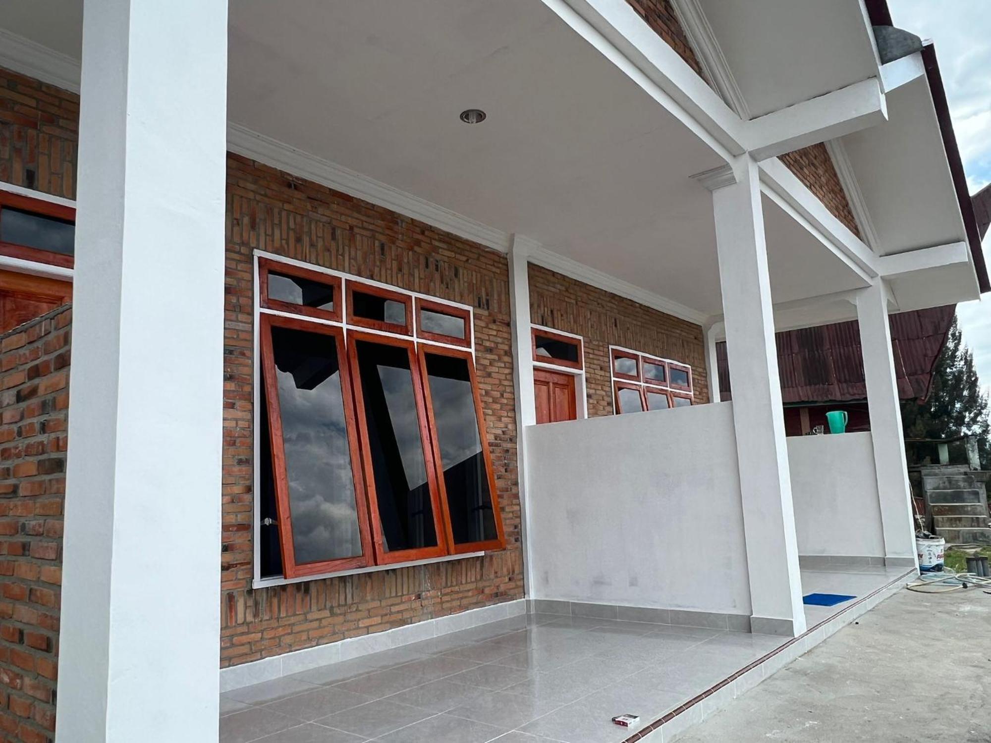 Hisar Guest House Tuk Tuk Exterior photo